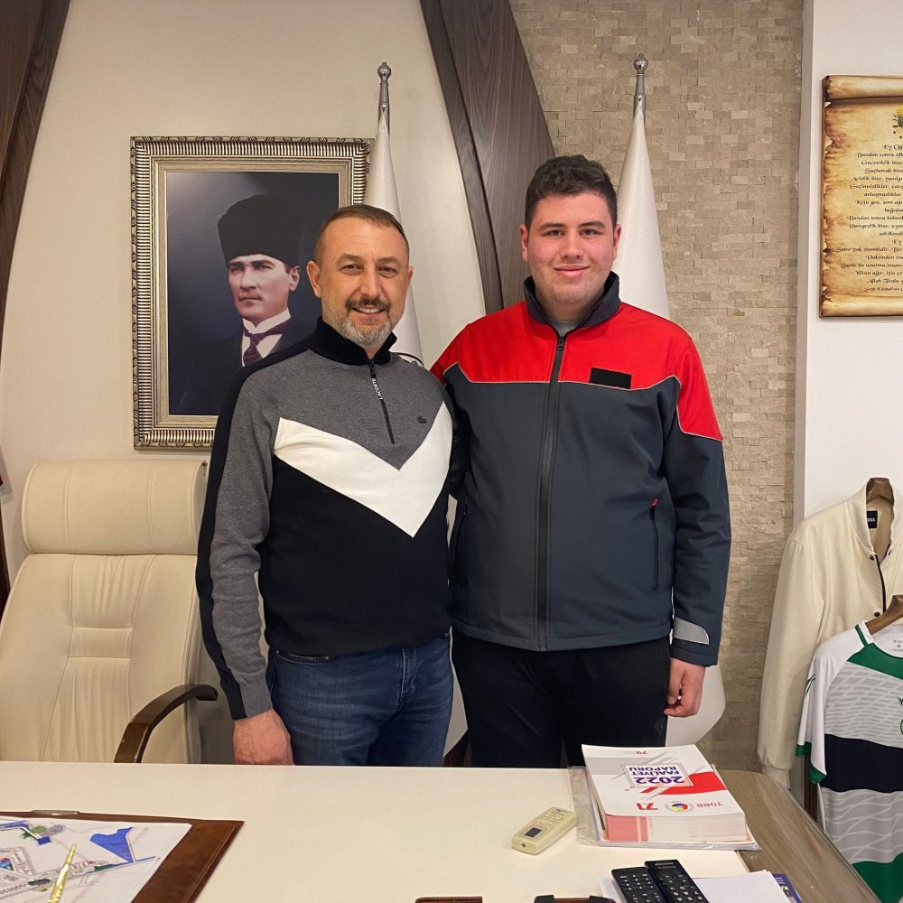 Sevgili Burak’tan Anlamlı Ziyaret ????